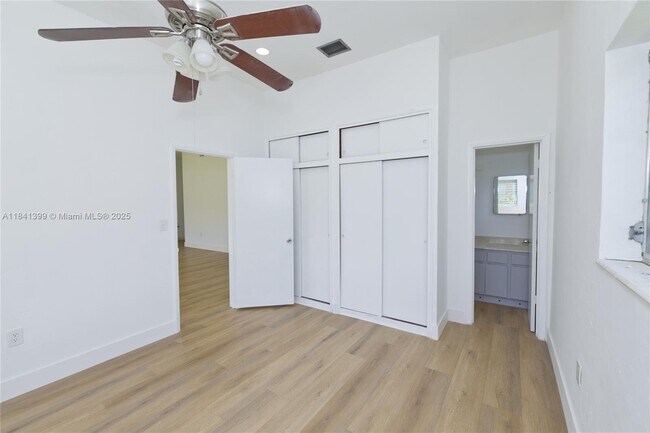 Building Photo - 1411 SW 82nd Ct