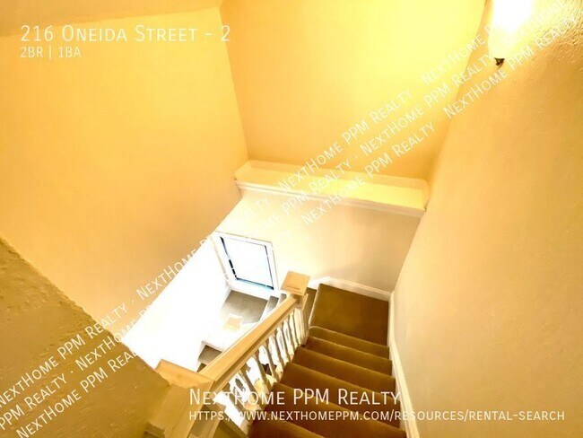 Building Photo - 216 Oneida St