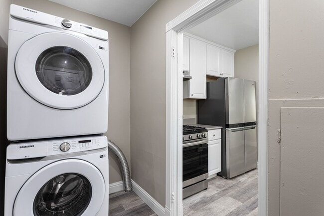 Building Photo - 4028