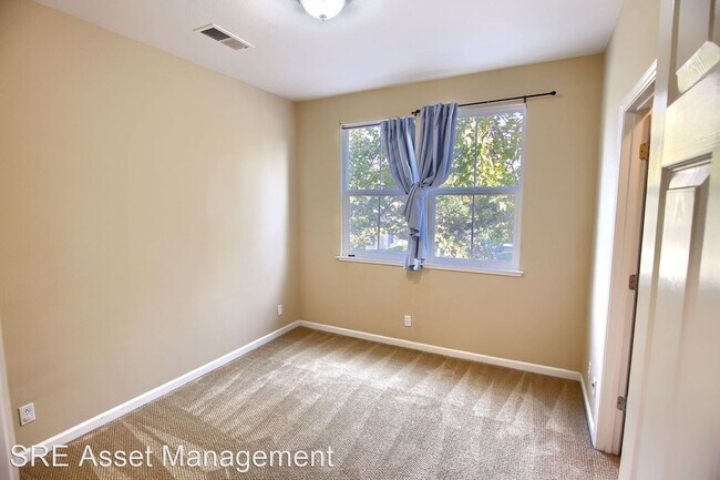 Building Photo - 4 br, 4 bath House - 232 Meadow Pine Pl