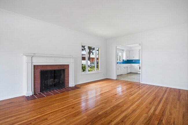 Building Photo - 4105 Irving Pl