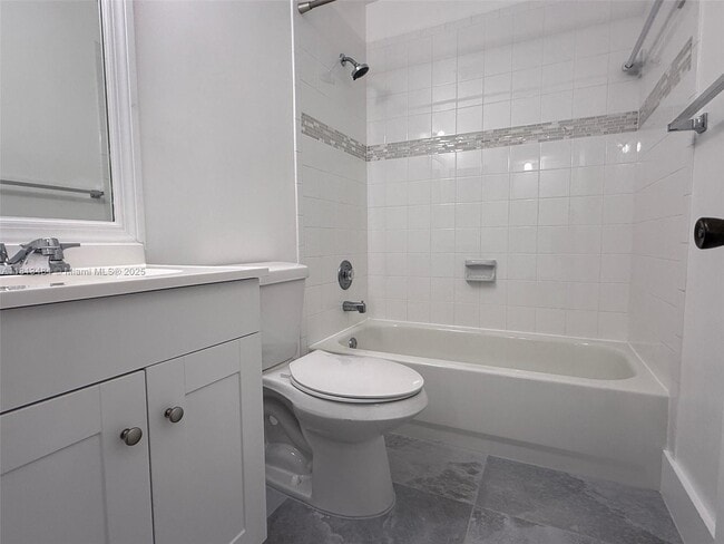 Building Photo - 17432 SW 140th Ct