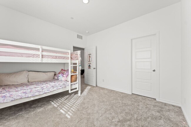 Building Photo - New Build, 4 bedroom, 3 full bathroom in the Master Planned Community; Landmark at Black Mountain...