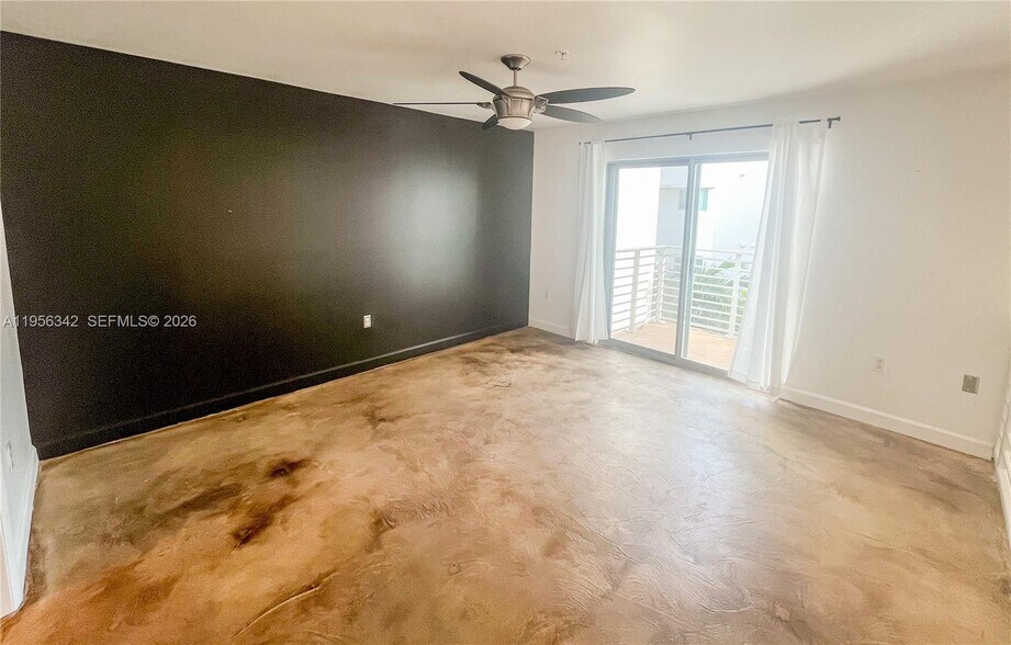 Building Photo - 7744 Collins Ave