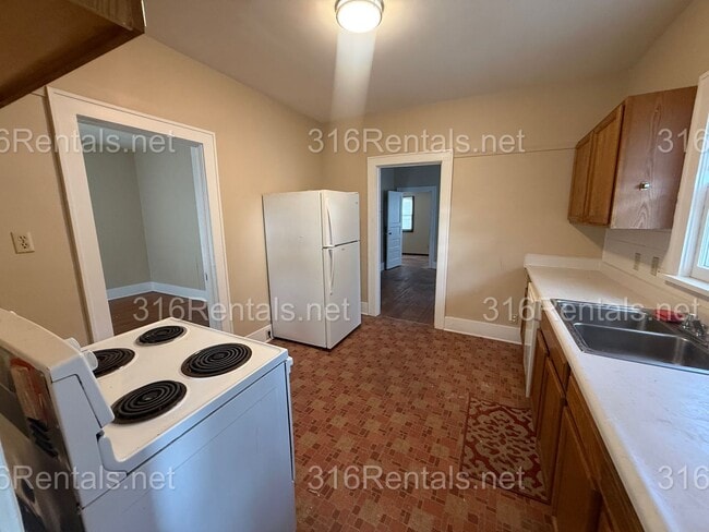 Building Photo - 1055 S Roosevelt St