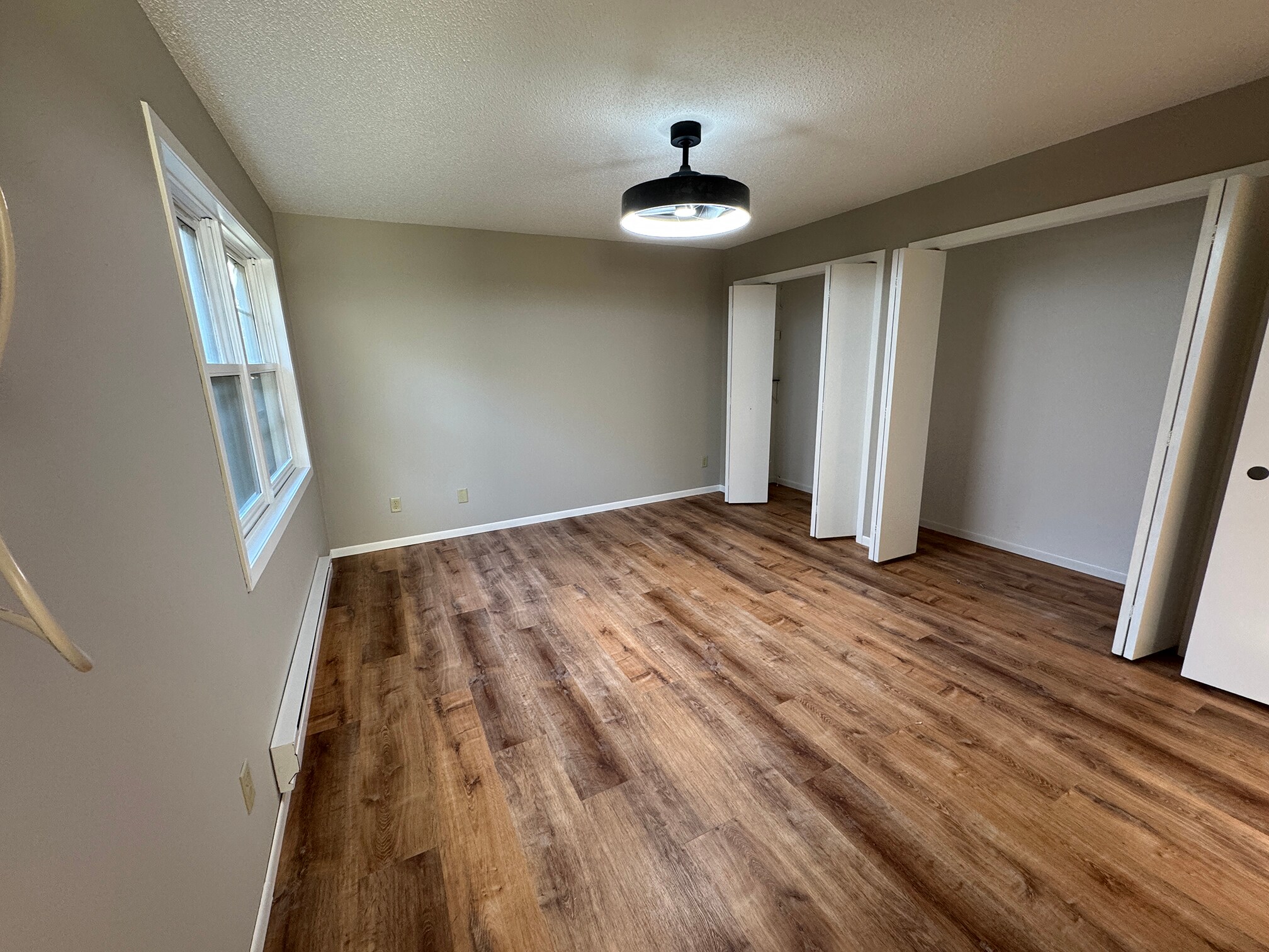 Building Photo - 612 4th St N