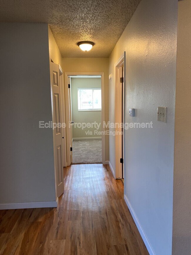 Building Photo - 512 Bell Ct