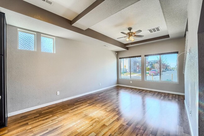 Building Photo - 3 Bedroom single family home in Denver