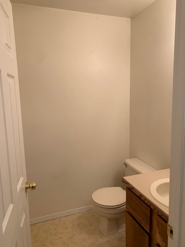 Guest bathroom - 8150 Little Dipper Ave