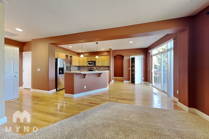 Building Photo - 18002 NE 37th St