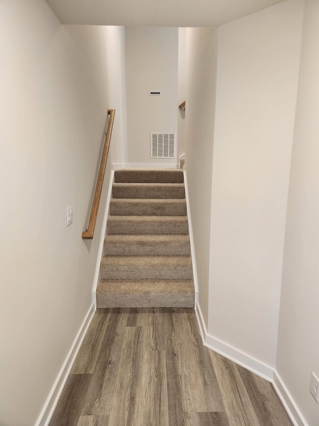 Building Photo - 693 Olivia St