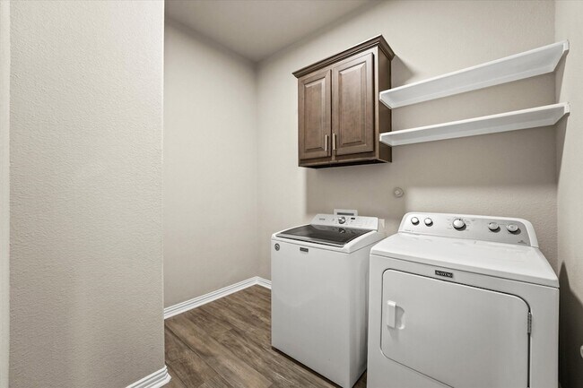 Building Photo - 3813 Gennaker Dr