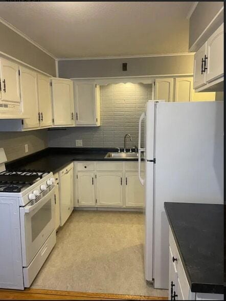 Building Photo - 316 W 64th St