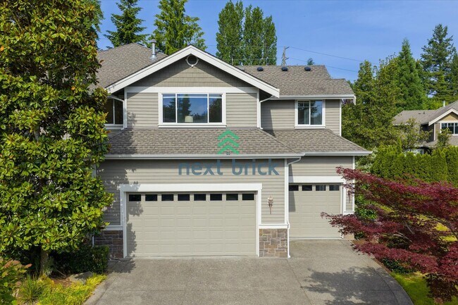 Building Photo - Spacious Home in Desirable Bellevue Neighb...