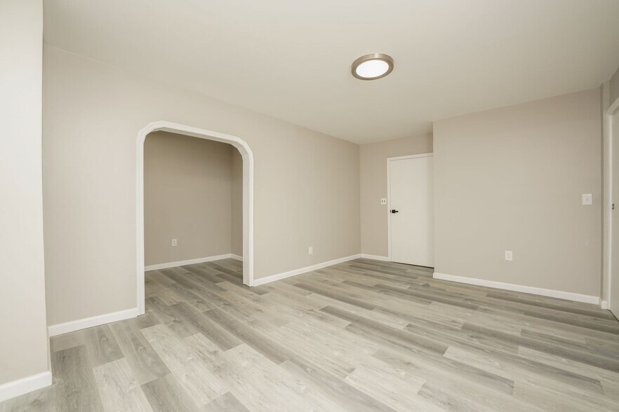 Building Photo - 341 Summer Ave