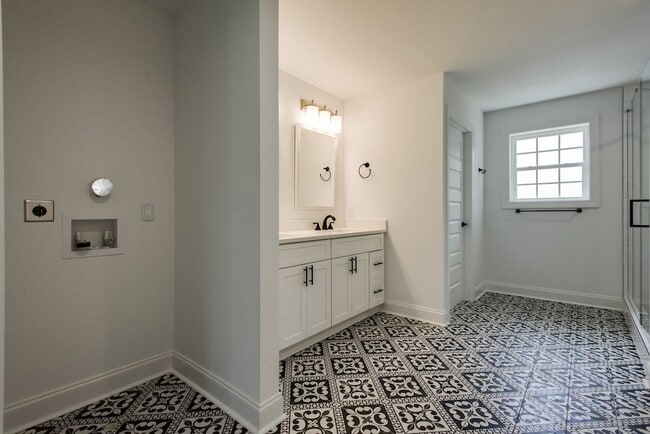 Building Photo - 203 Oceola Ave