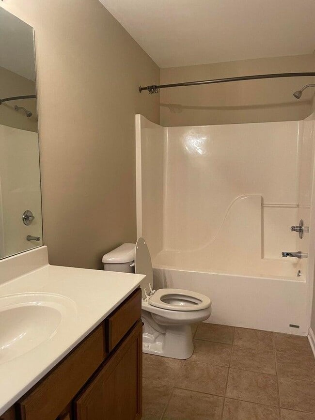 Building Photo - 2576 Moray Pl