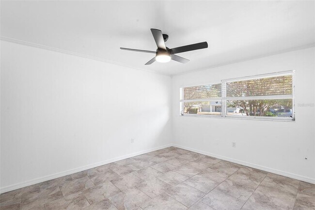 Building Photo - 555 62nd St S