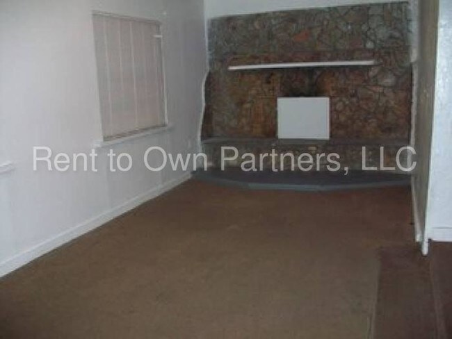 Building Photo - 3620 E Grove St