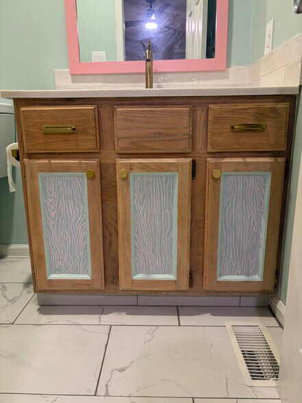 Building Photo - 300 NC-54