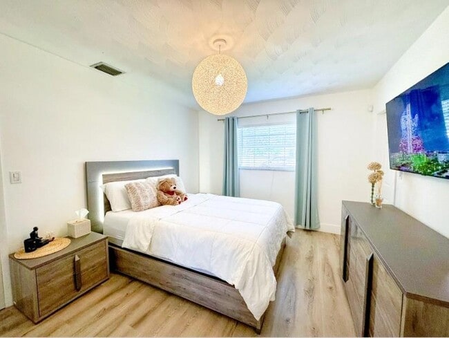 Building Photo - 3300 N 67th Ave