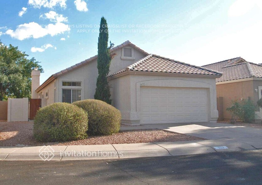 Primary Photo - 257 W Amoroso Dr