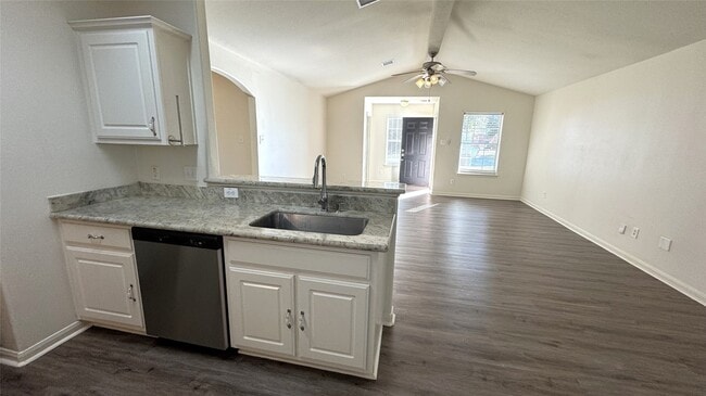 Building Photo - 28831 Frio River Loop