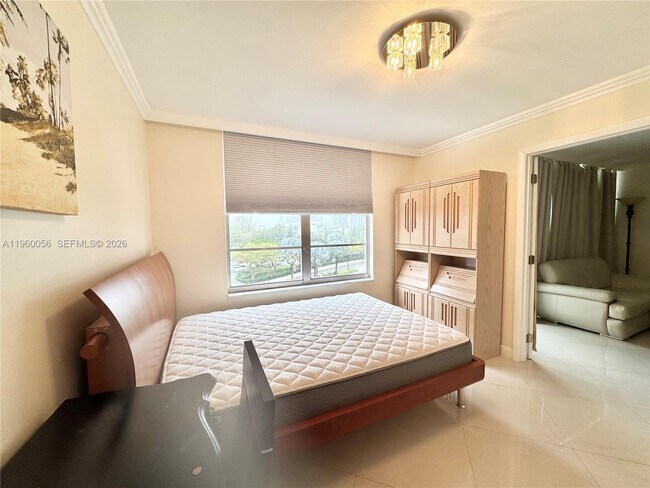 Building Photo - 230 174th St