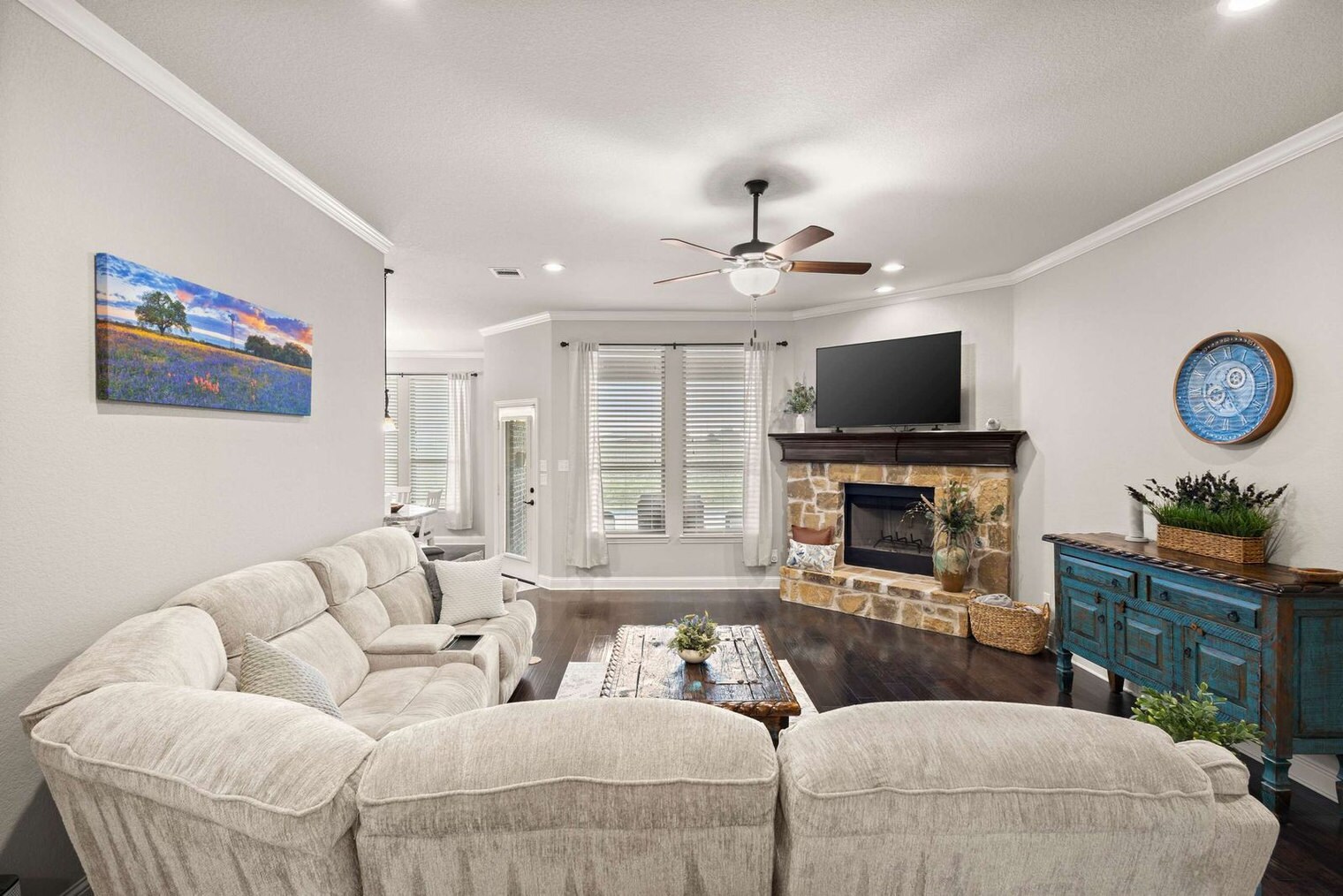 Building Photo - 206 S Meadow Dr