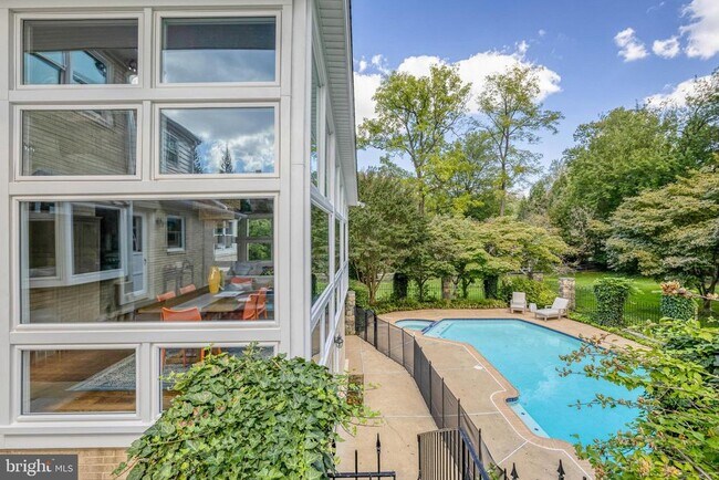 Building Photo - 1107 Savile Ln