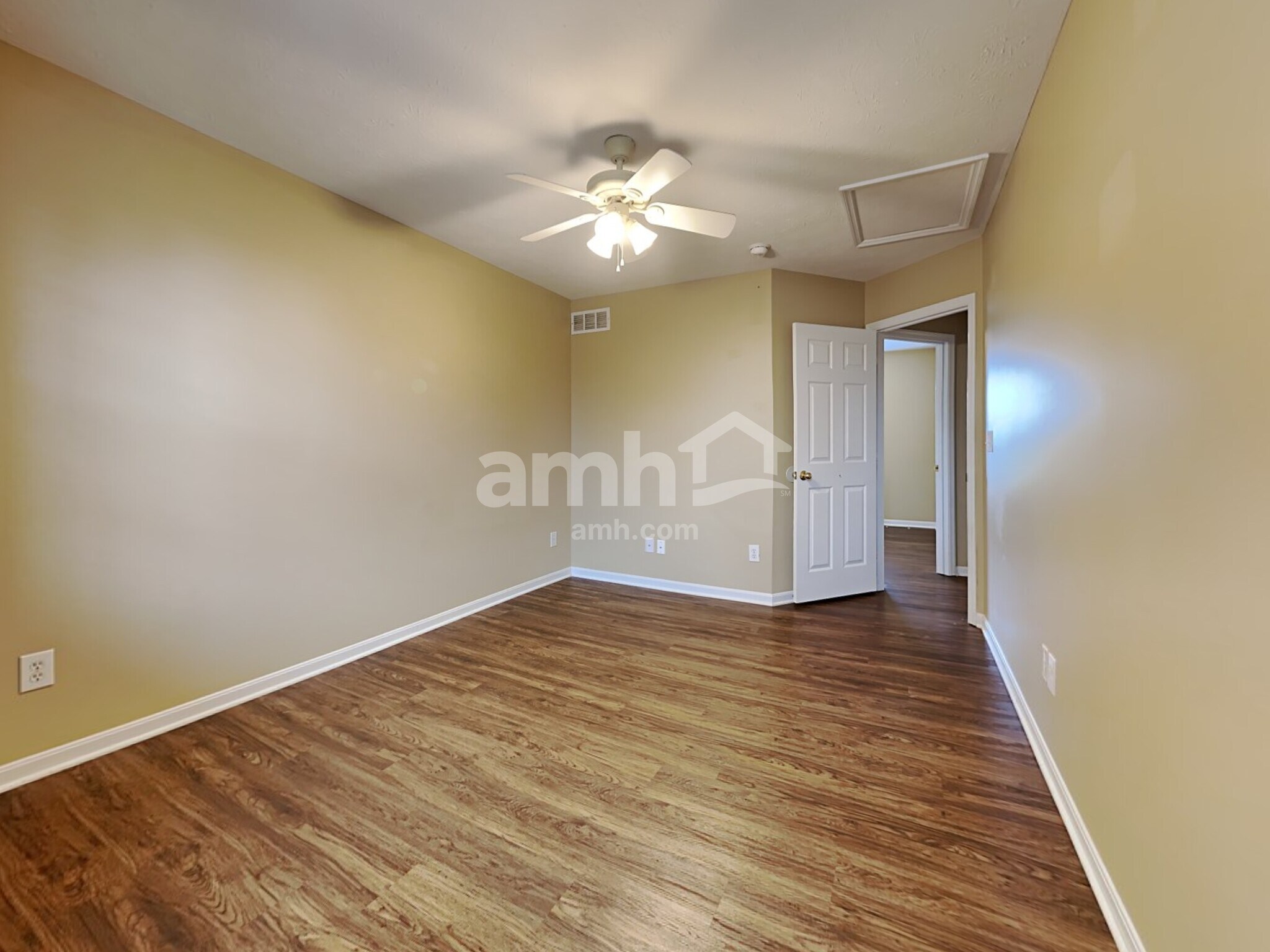 Building Photo - 180 Regency Sq