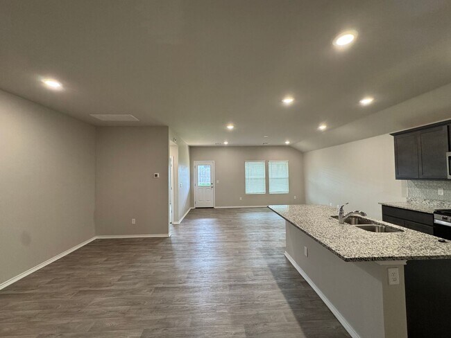 Building Photo - Beautiful 4 Bedroom 2.5 Bathroom Home in Piedmont Schools (Neighborhood Park/Splash Pad)