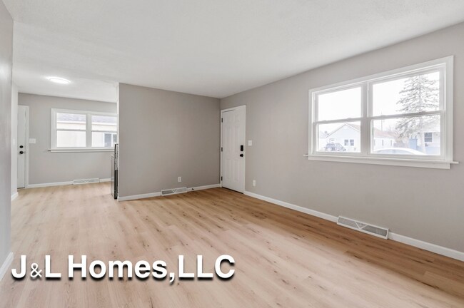 Building Photo - 50 Florence Ave