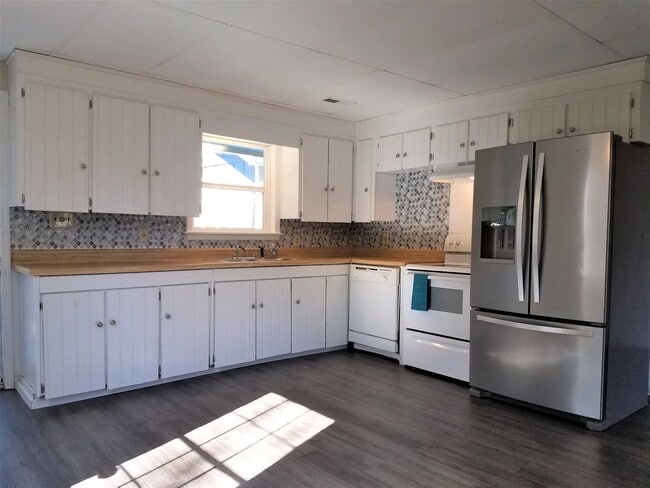 Building Photo - Beautiful 2 Bed Home in Fleetwood!