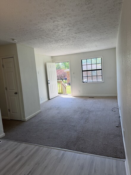 Building Photo - 329 Scalf Dr