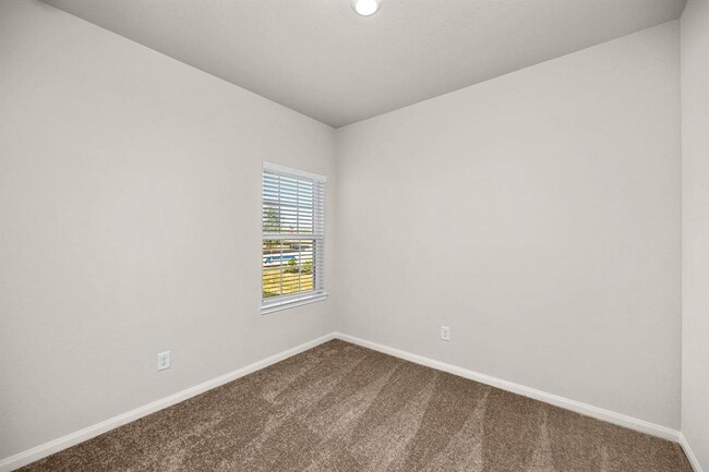 Building Photo - 6406 Elm St