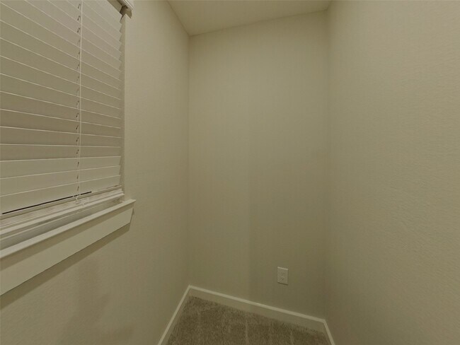 Building Photo - 4922 San Fabiano Ct