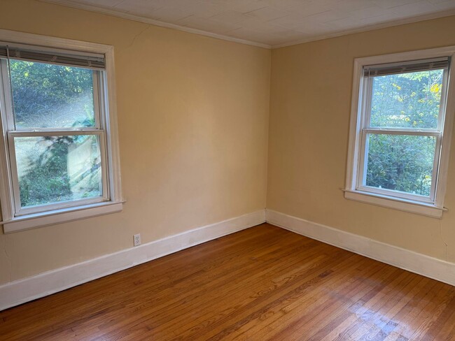 Building Photo - 3 Bedroom Ranch - Charming Country Living ...