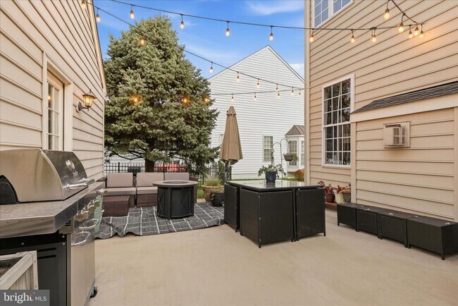 Building Photo - 6711 Selbourne Ln