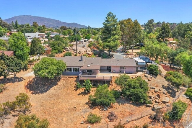 Building Photo - GORGEOUS 3/2.5 Bath Remodeled Home with Stunning Views in Alpine