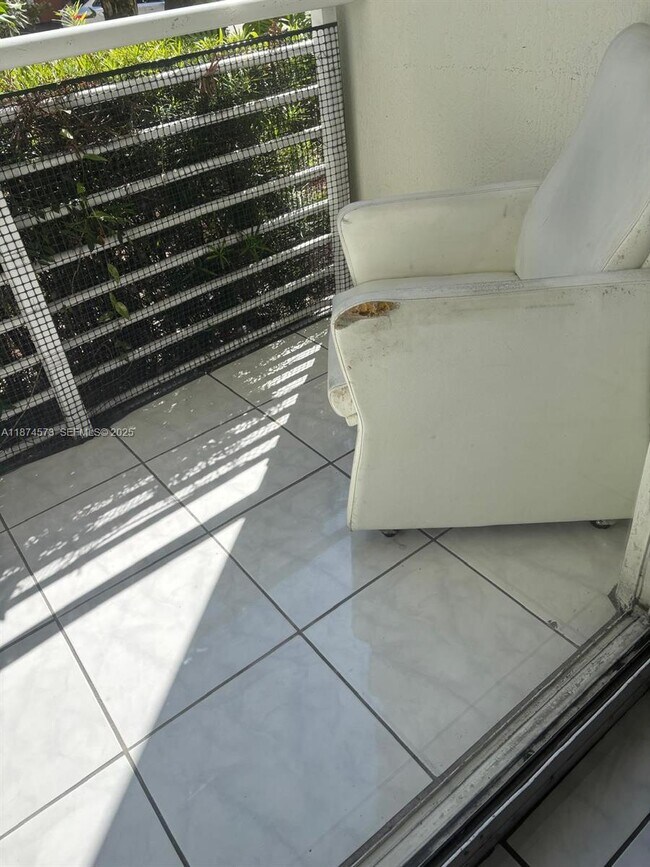 Building Photo - 18800 NE 29th Ave