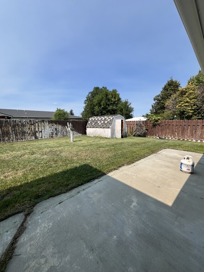 Building Photo - 4090 Bobcat Dr