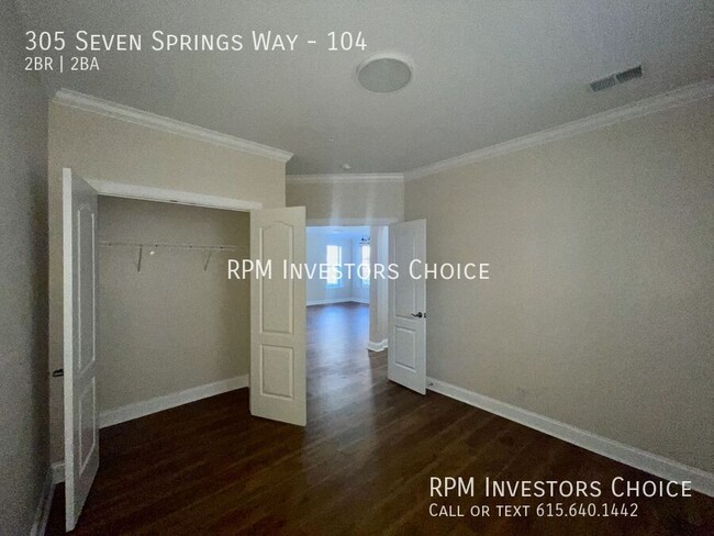 Building Photo - 305 Seven Springs Way