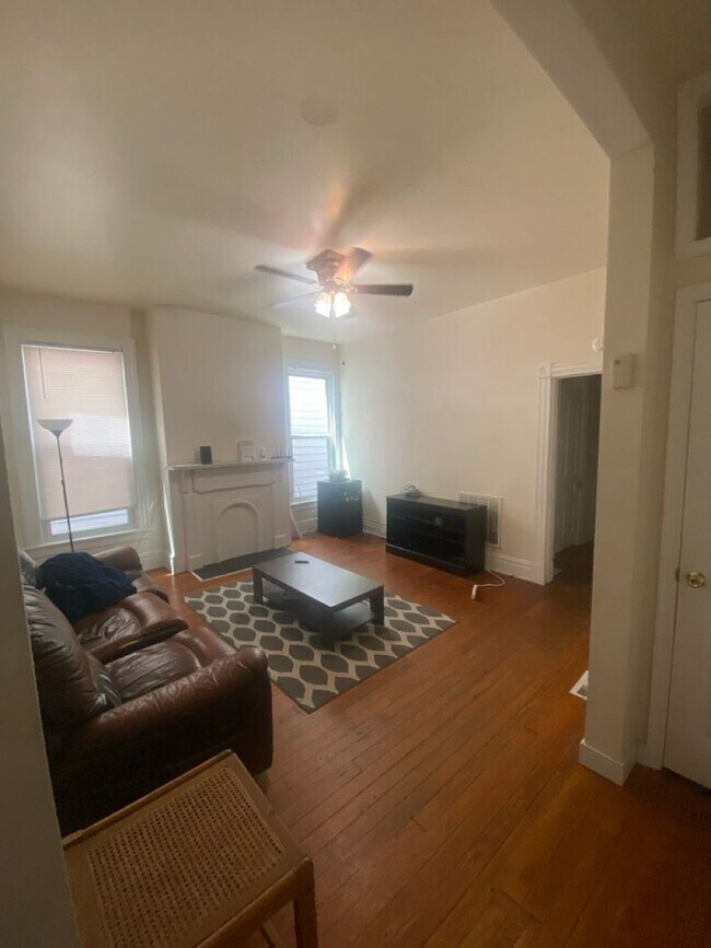 Building Photo - 312 S Pine St