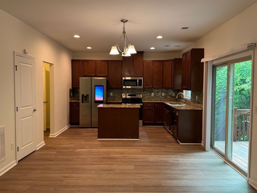 Building Photo - 219 Luna Trail