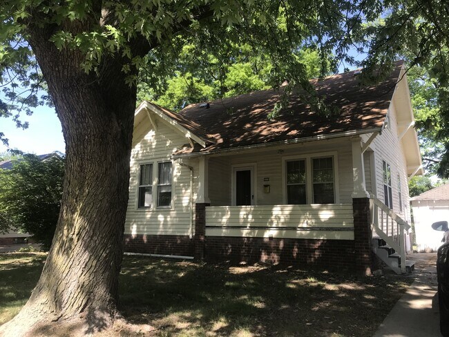 Building Photo - 119 N Normal St