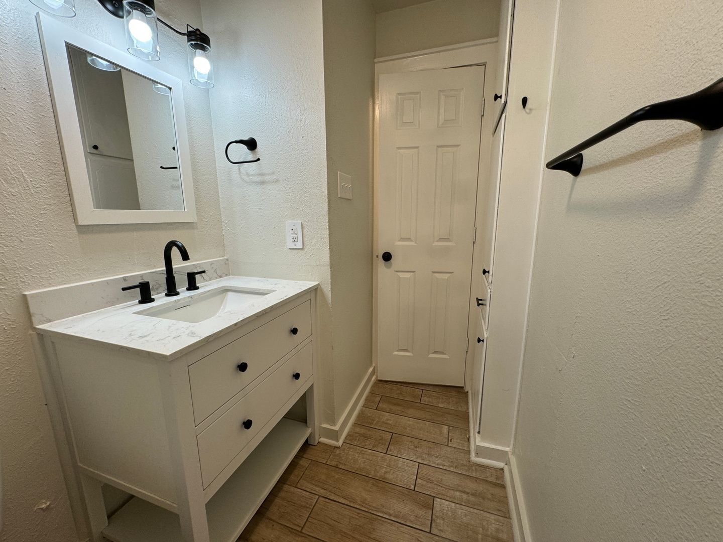 Building Photo - 2316 Andover Dr