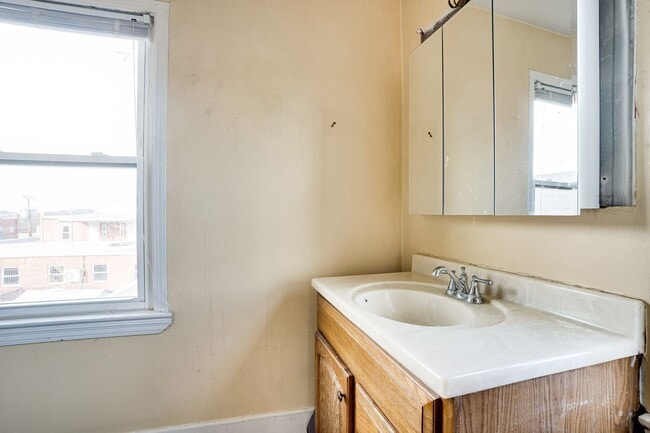 Building Photo - Spacious 3-Bedroom, 2.5-Bath Home with Gat...