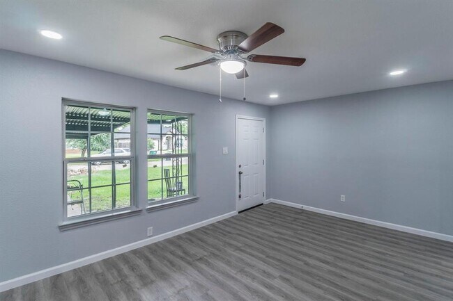 Building Photo - 4118 Groton Dr