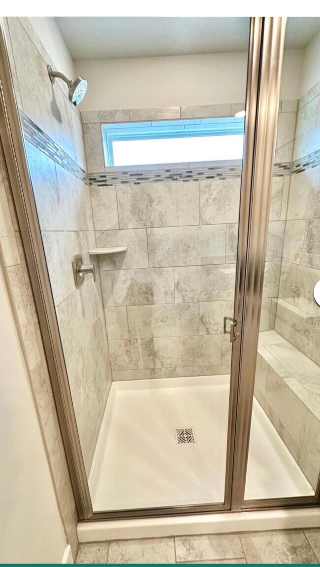 Building Photo - 822 Teacher Mitchell Rd